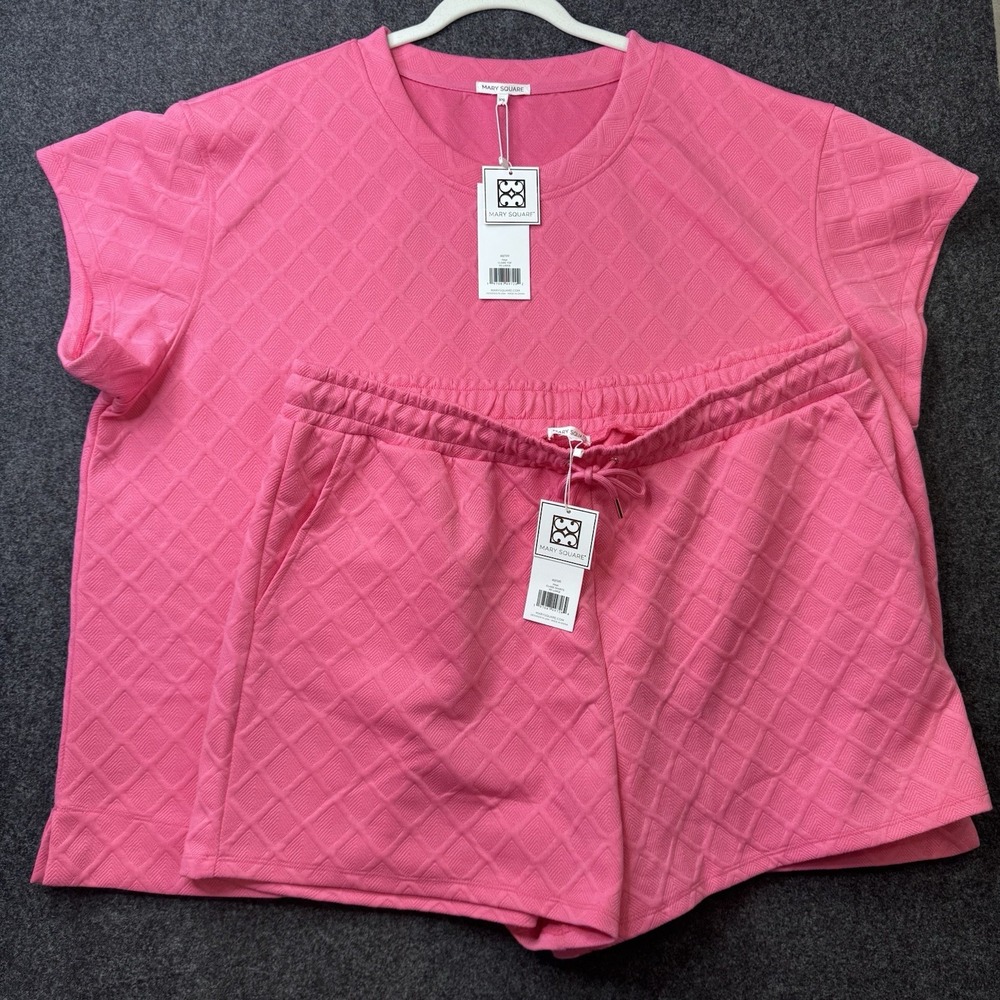 Mary Square XXL Pink Textured Matching Lounge Set Comfy Travel Athleisure
